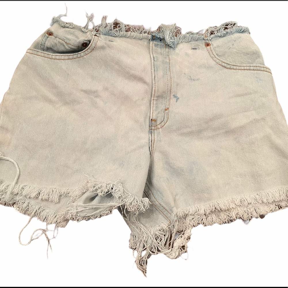 Vintage Levi’s distress short shorts size 28